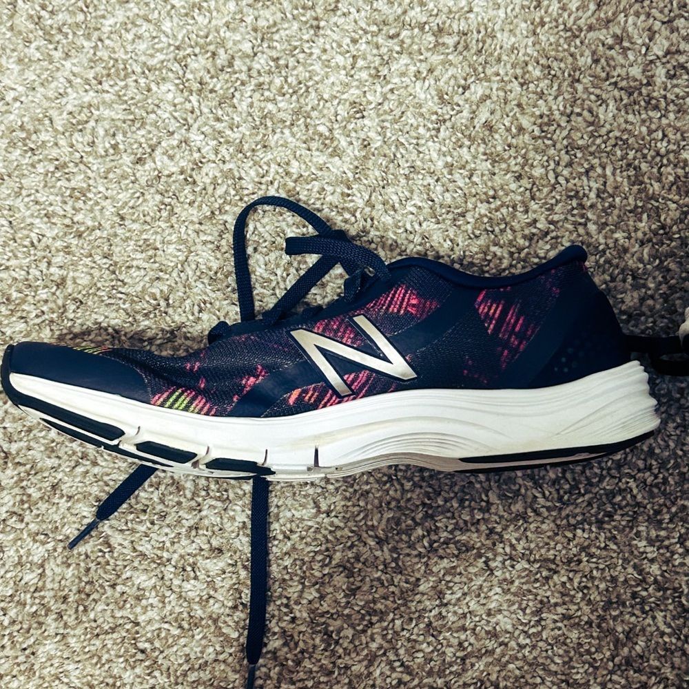 New Balance Women's 711 v3 Cross Trainer Colorful Athletic Sneakers Shoes Size 8 - Picture 2 of 3